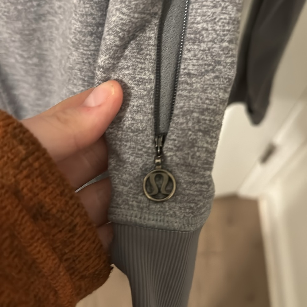 Lululemon jacket - Picture 6 of 8